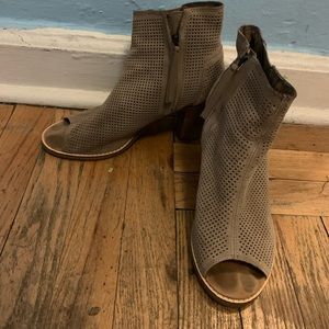 Tom’s Peep Toe Suede Chunky Heeled Sandal